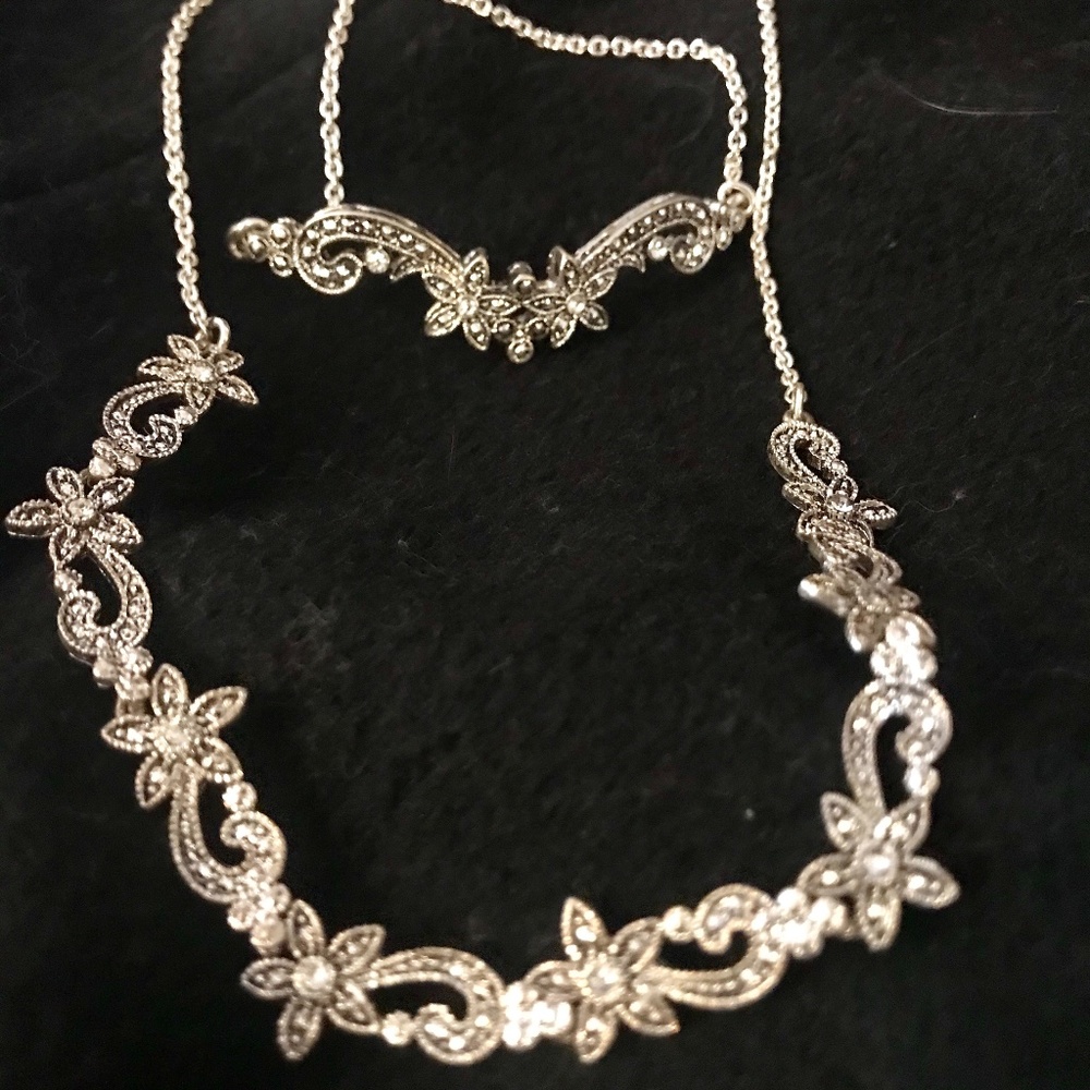 Pretty Necklace and Bracelet Set